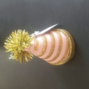 Party hat pocket back holder